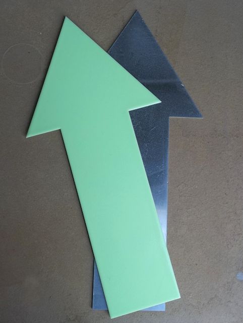 fleche photoluminescente jour