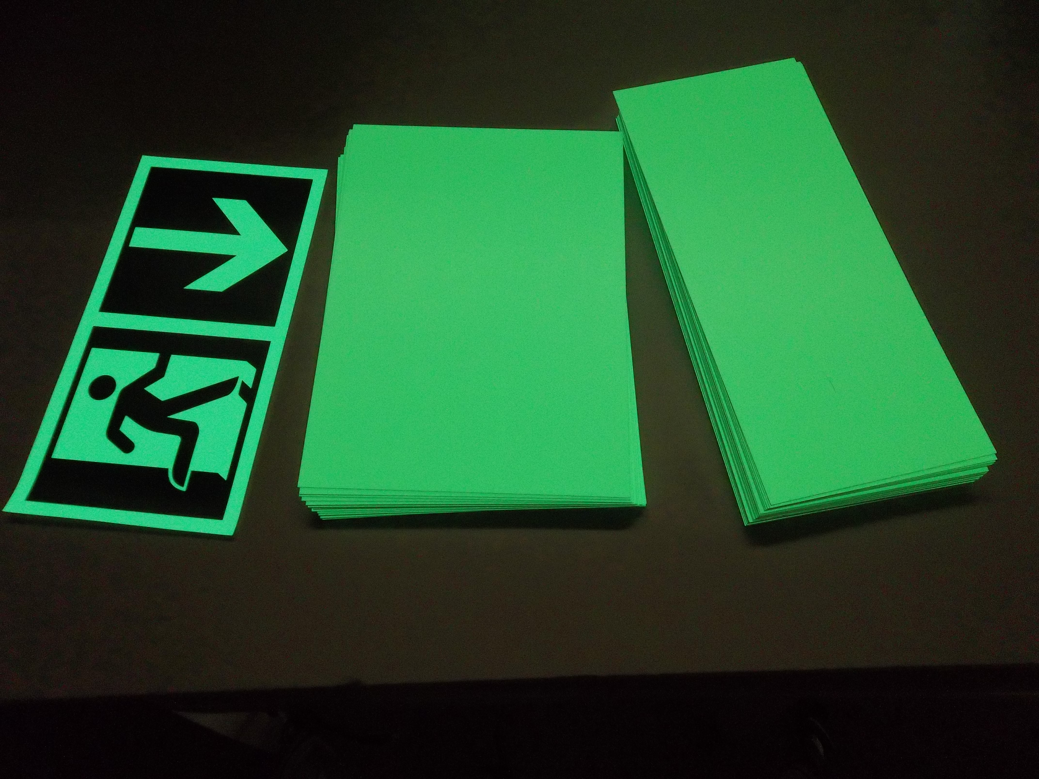 panneaux de signalisation phosphorescents